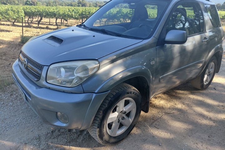TOYOTA RAV4